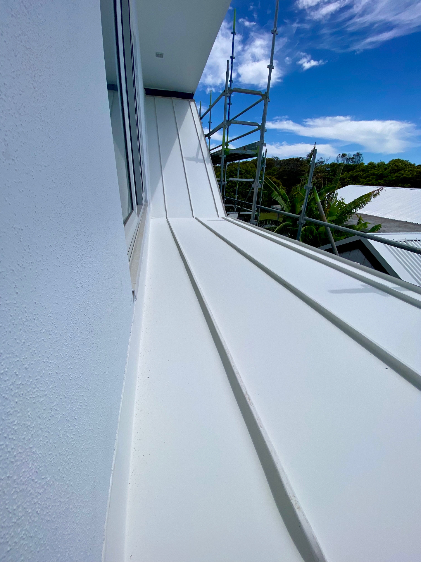 Arrawarra Headland — Aluminium Facade Detail — Standing seam wall in Arrawarra Headland, NSW